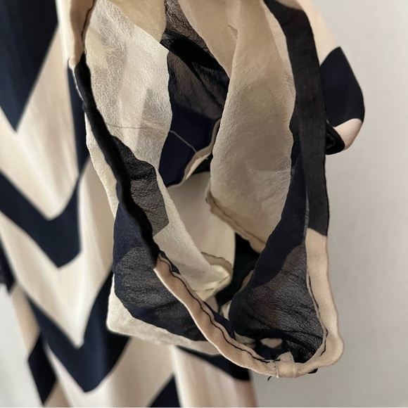 DIANE VON FURSTENBURG sz 4 Brigid Chevron Silk Dress Cream Off White Navy Stripe - Picture 6 of 13
